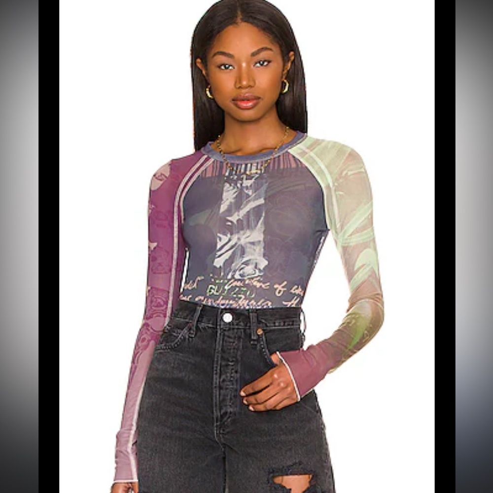 GUIZIO Raglan Long Sleeve Mesh Top in Plum & Lime Linear